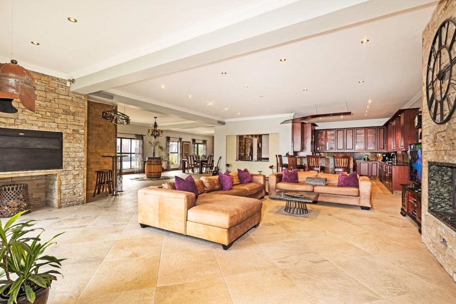 13 Bedroom Property for Sale in Plattekloof Western Cape